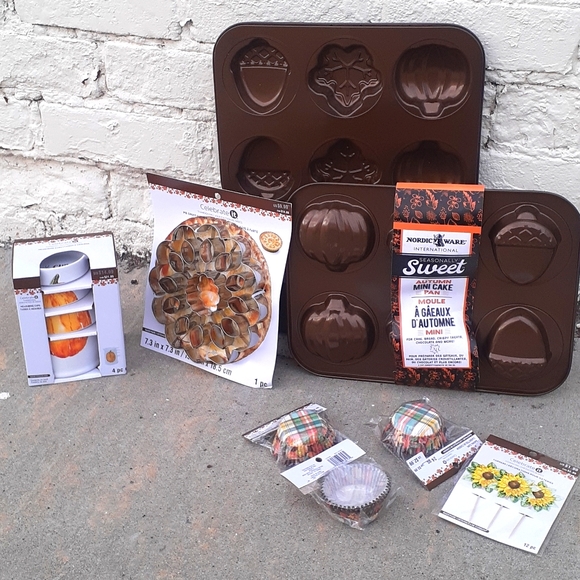 4 Pc Pumpkin Pie /CAKE PAN Autumn Fall Baking Mold, Measure Cup - Picture 1 of 6